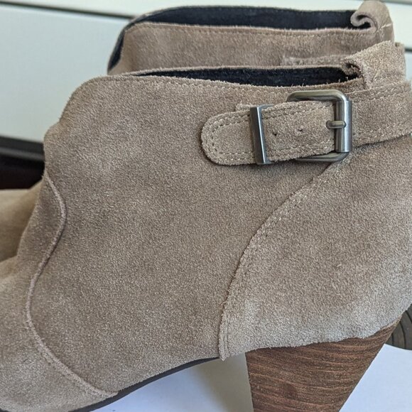 Urban Outfitters Ecote camel tan cow Suede Ankle boots Booties Size 10 - Picture 15 of 16